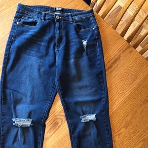 Women’s BBB brand high waisted cropped jeans